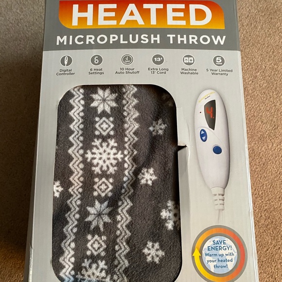 NWOT Biddeford Heated Microplush Throw